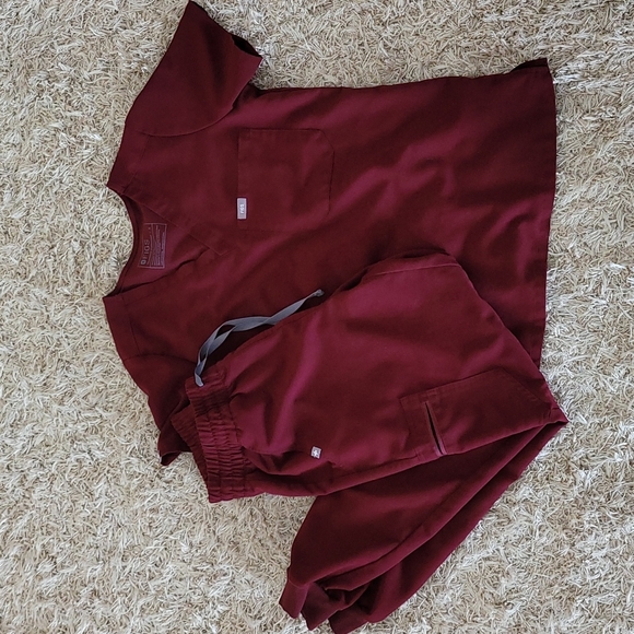 FIGS SCRUB SET-Caterina X Zamora in Burgundy - Picture 1 of 7